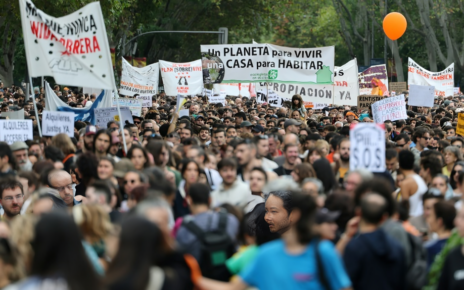 La falta de vivienda asequible y la amenaza de una huelga masiva de inquilinos presionan al gobierno español