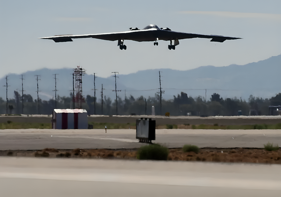 Estados Unidos lanza ataques contra los hutíes respaldados por Irán en Yemen con bombarderos B-2